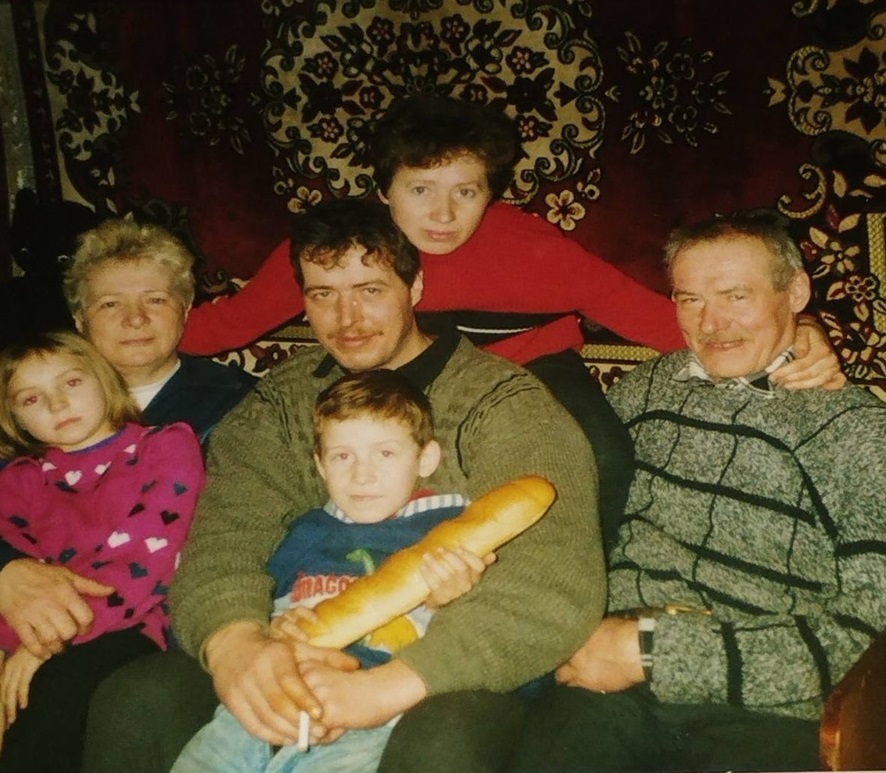 Наталя з батьками, братом і дітьми