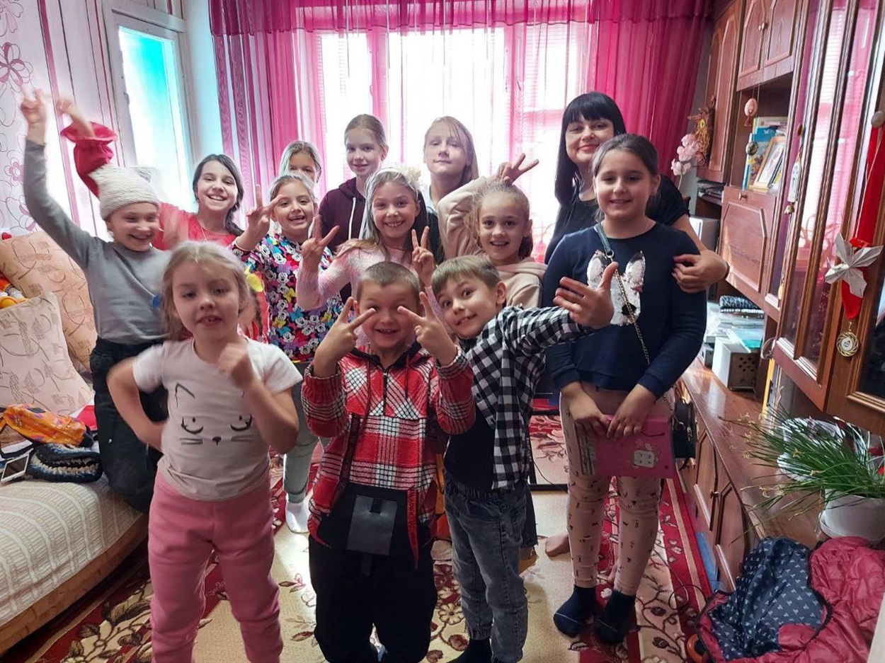 Заняття хору вдома у викладача проходять дуже весело