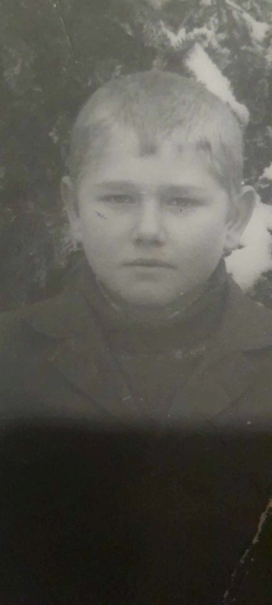 Толя Шолька в дитинстві