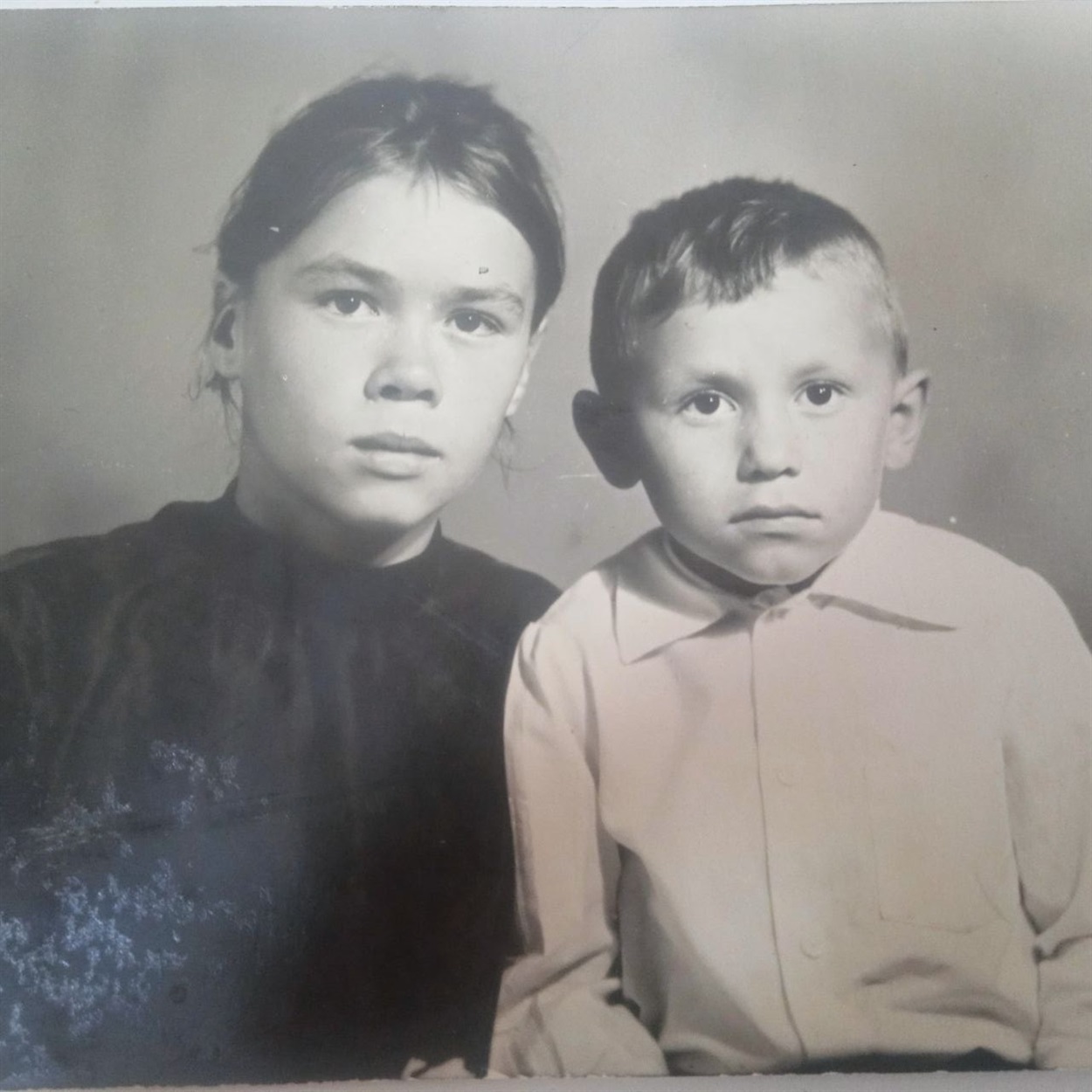Вася з сестричкою Олею