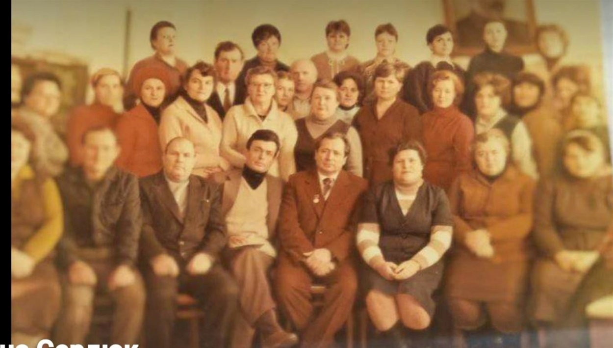 З педагогічним колективом Долинської СШ №2, 1983