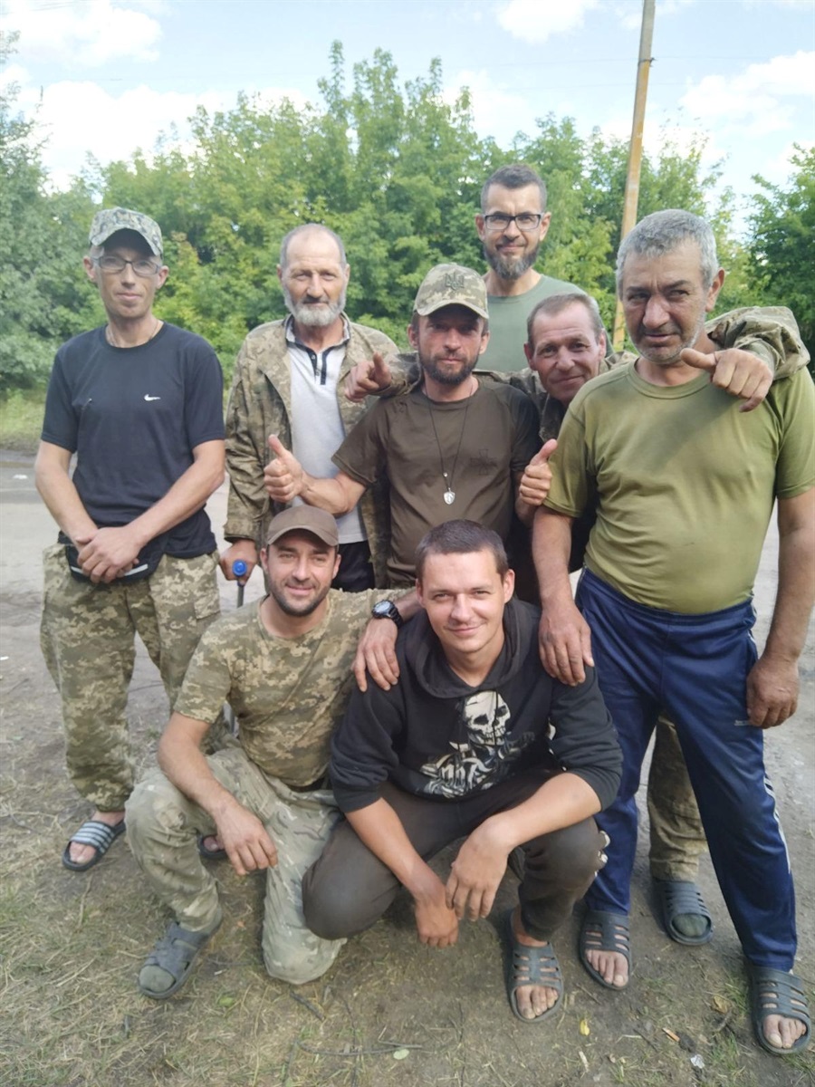 з побратимами
